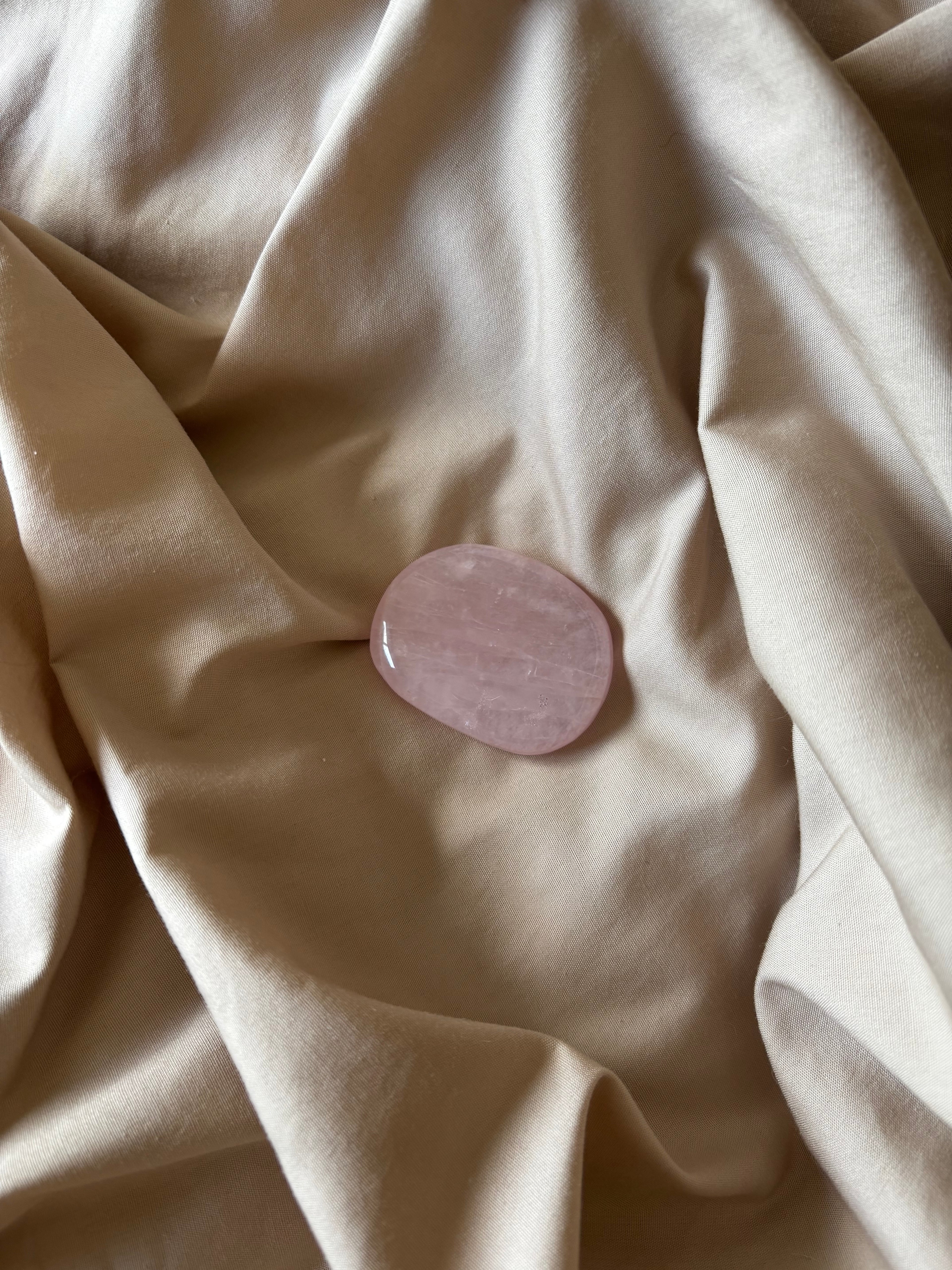 Quartz Rose - Galet (4,5 cm)