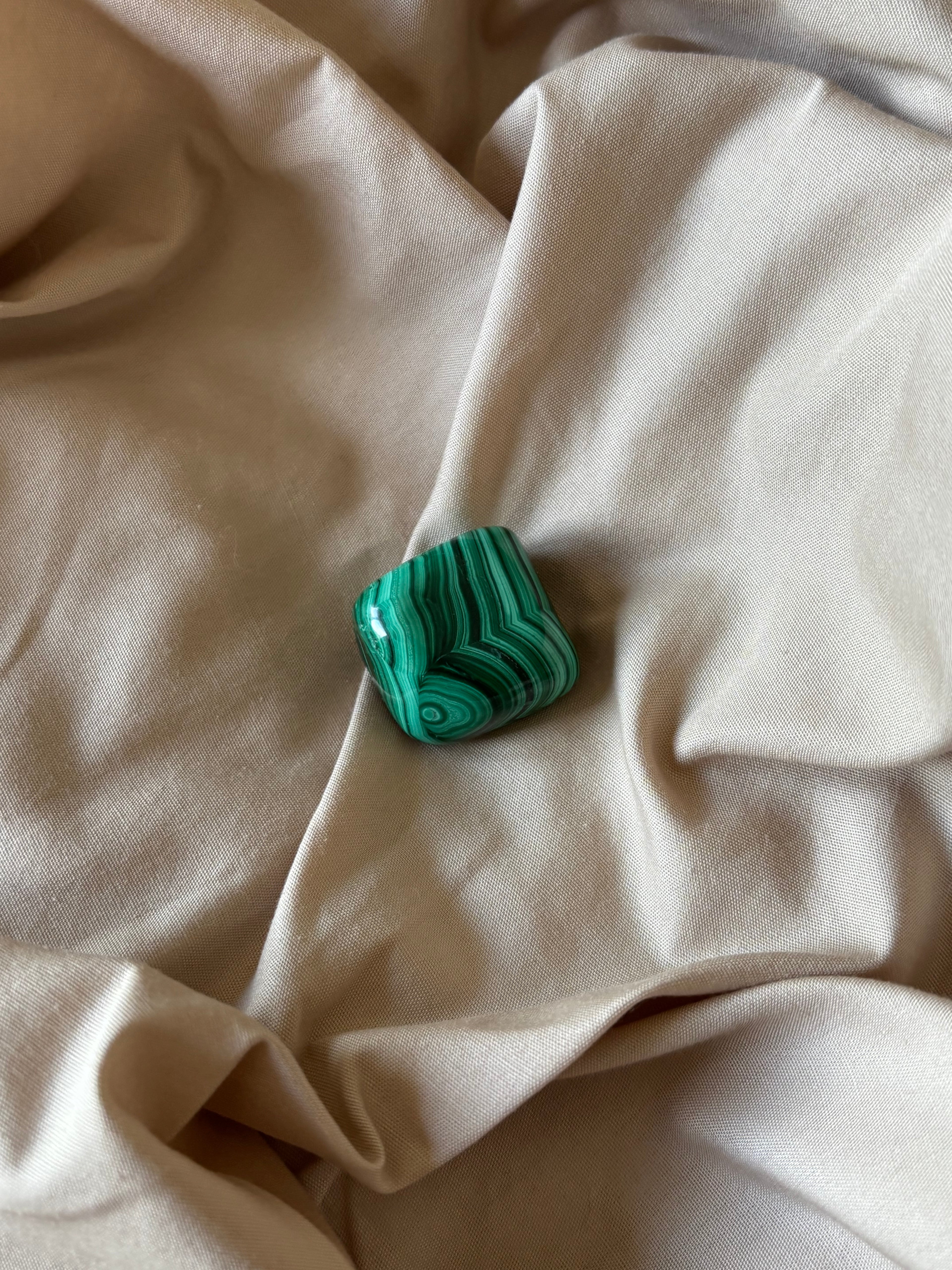 Malachite – Pierre roulée (2 cm)