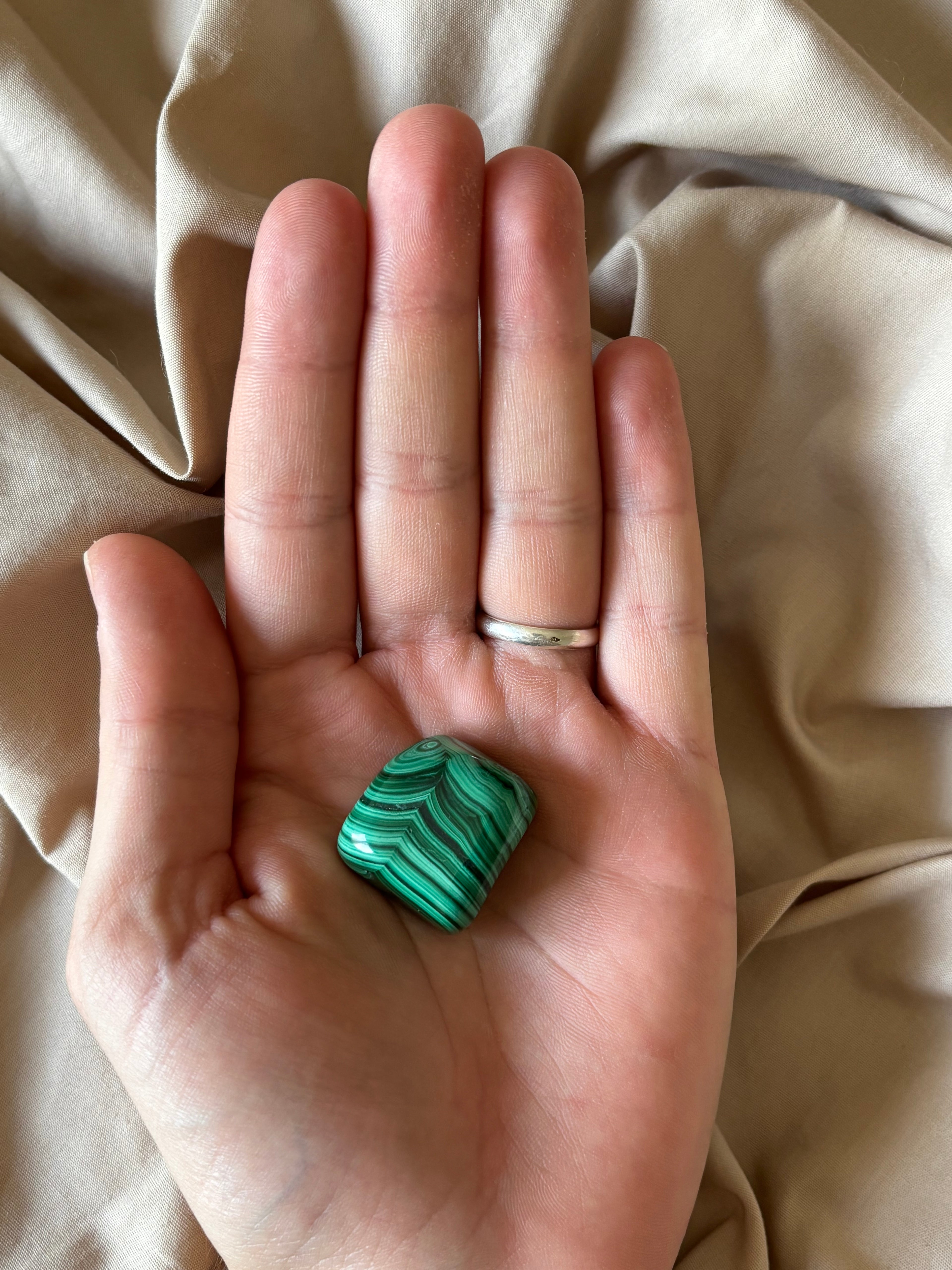 Malachite – Pierre roulée (2 cm)