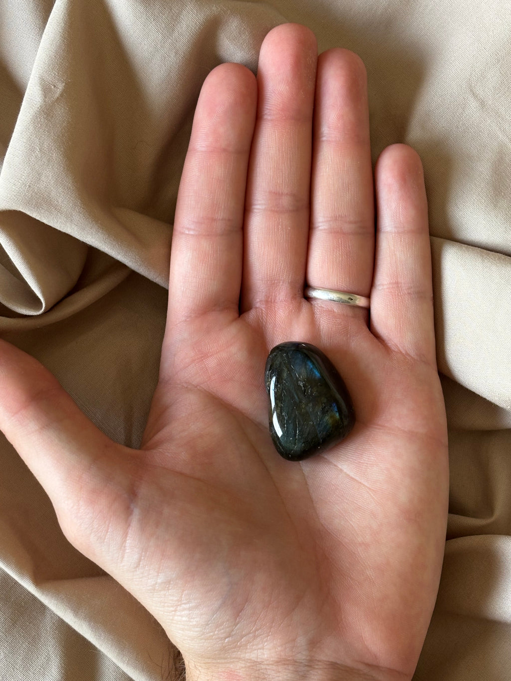 Labradorite – Pierre roulée (2,5 cm)