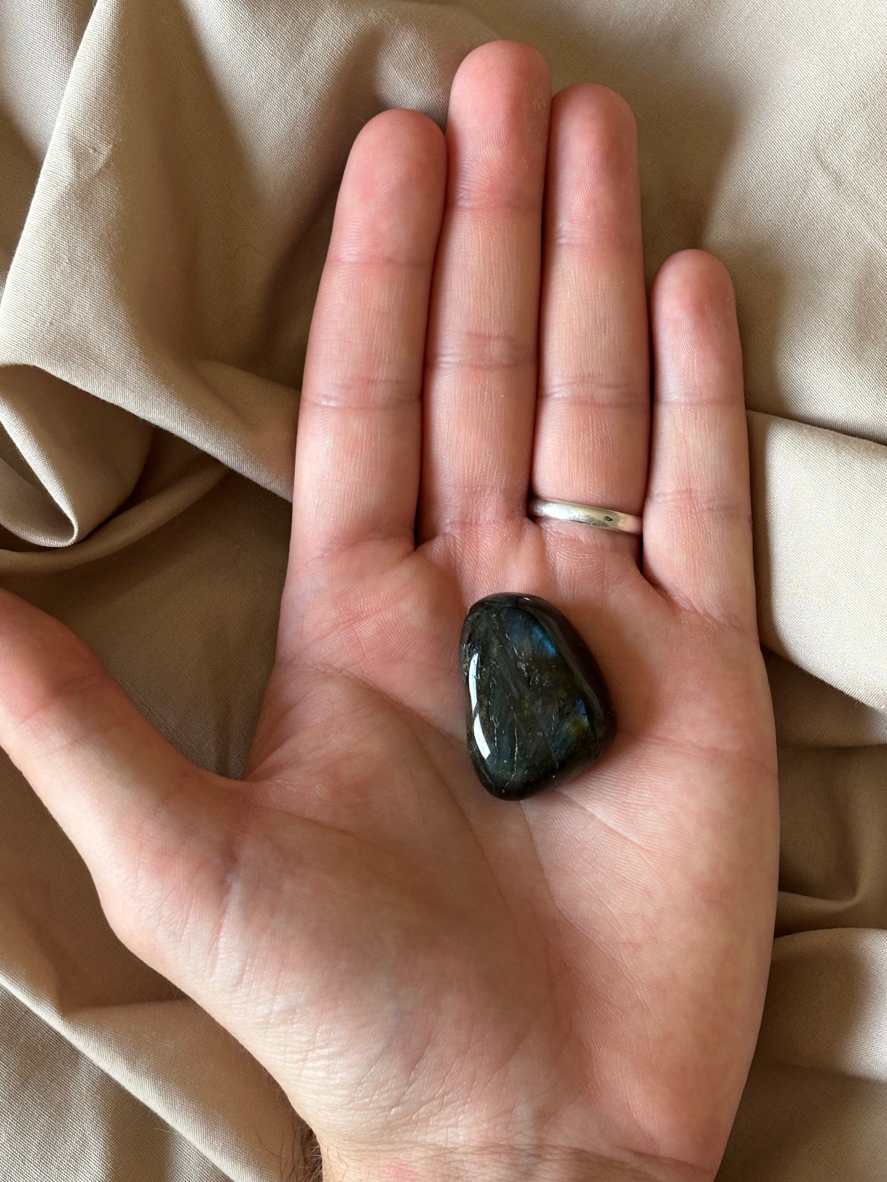 Labradorite – Pierre roulée (2,5 cm)