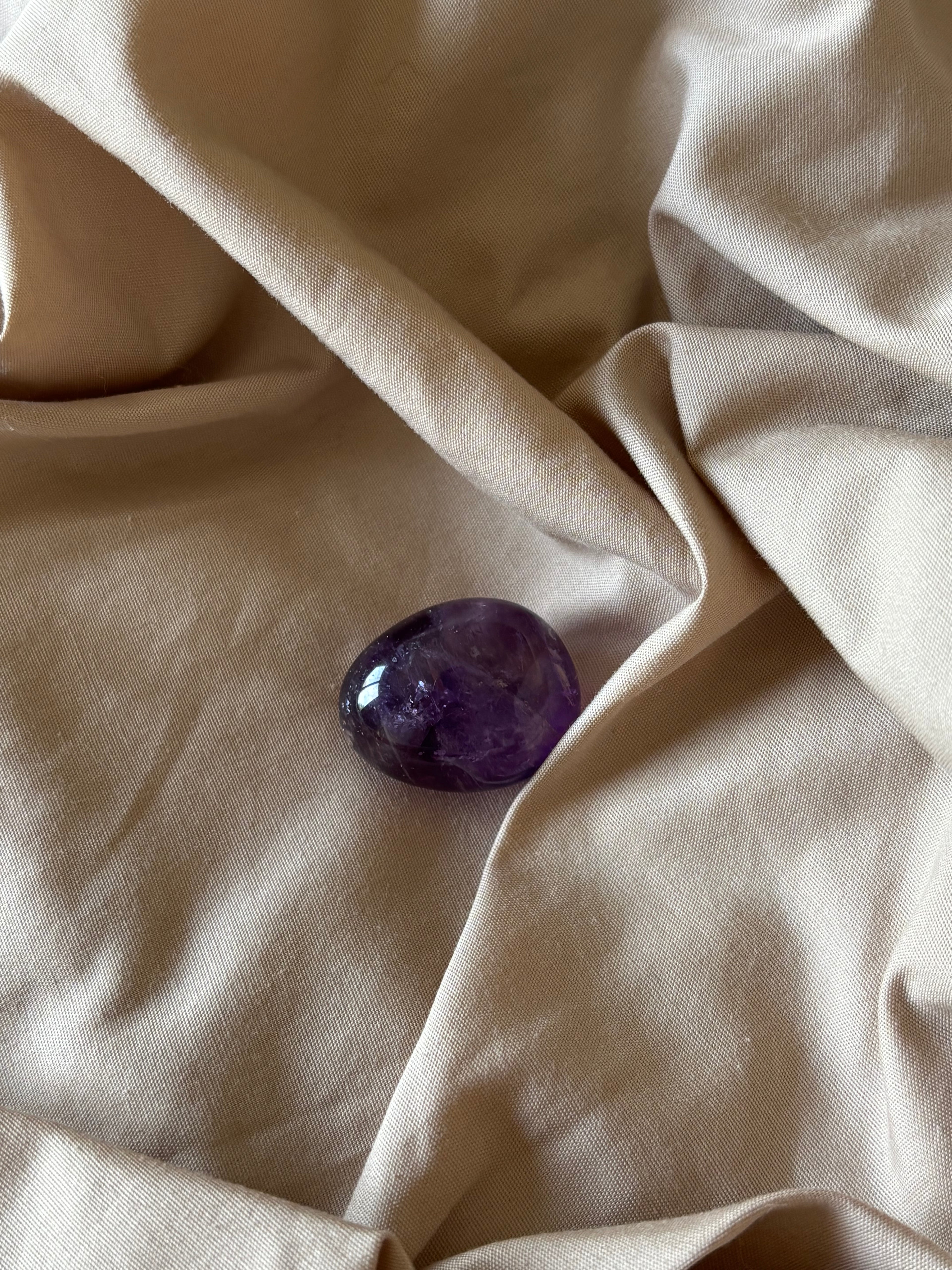 Améthyste – Pierre roulée (2,5 cm)