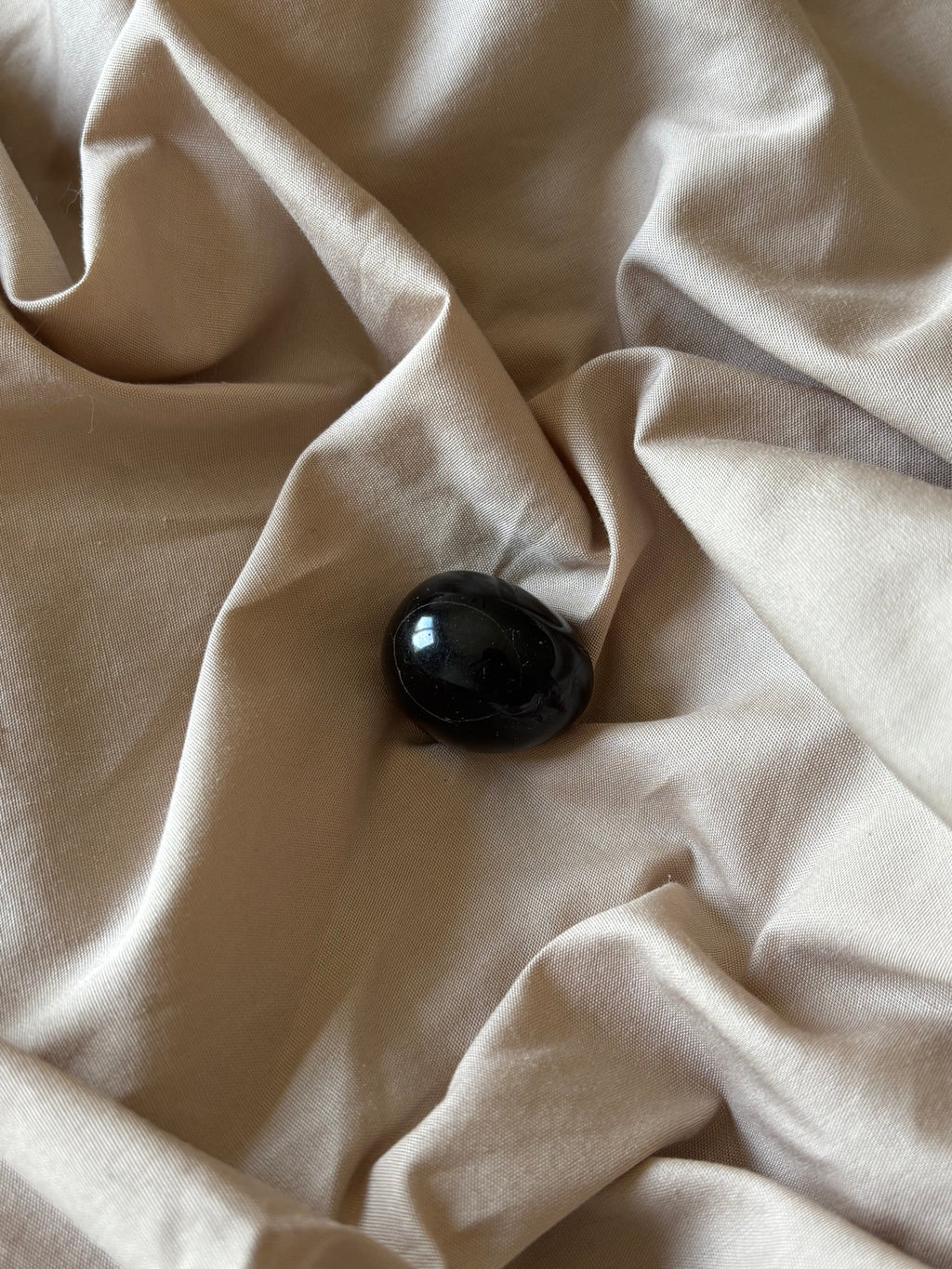 Tourmaline noire – Pierre roulée (2,5 cm)