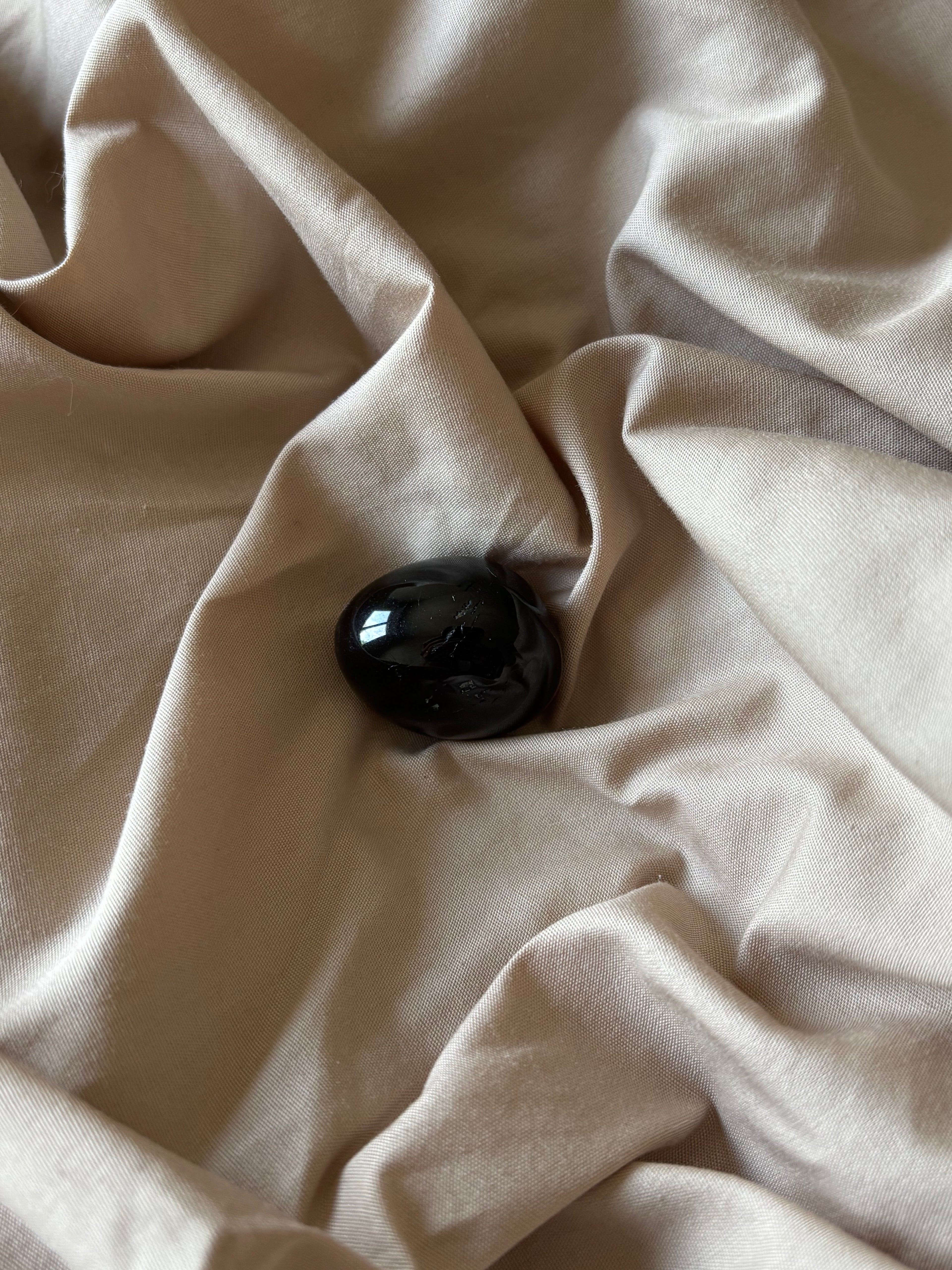 Tourmaline noire – Pierre roulée (2,5 cm)