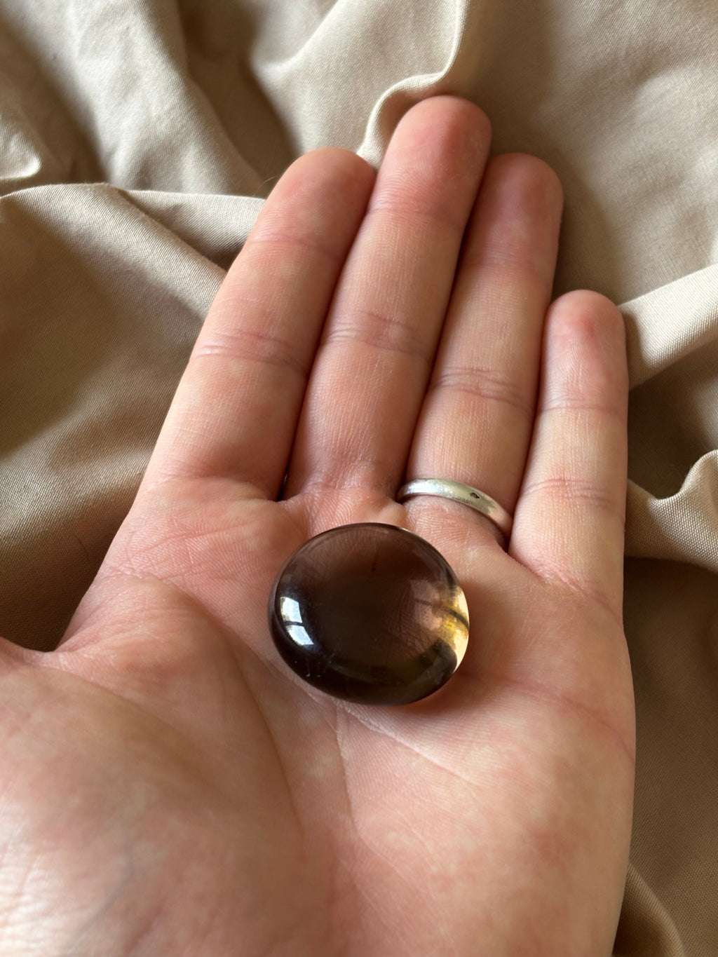 Quartz fumé – Pierre roulée (2,5 cm)