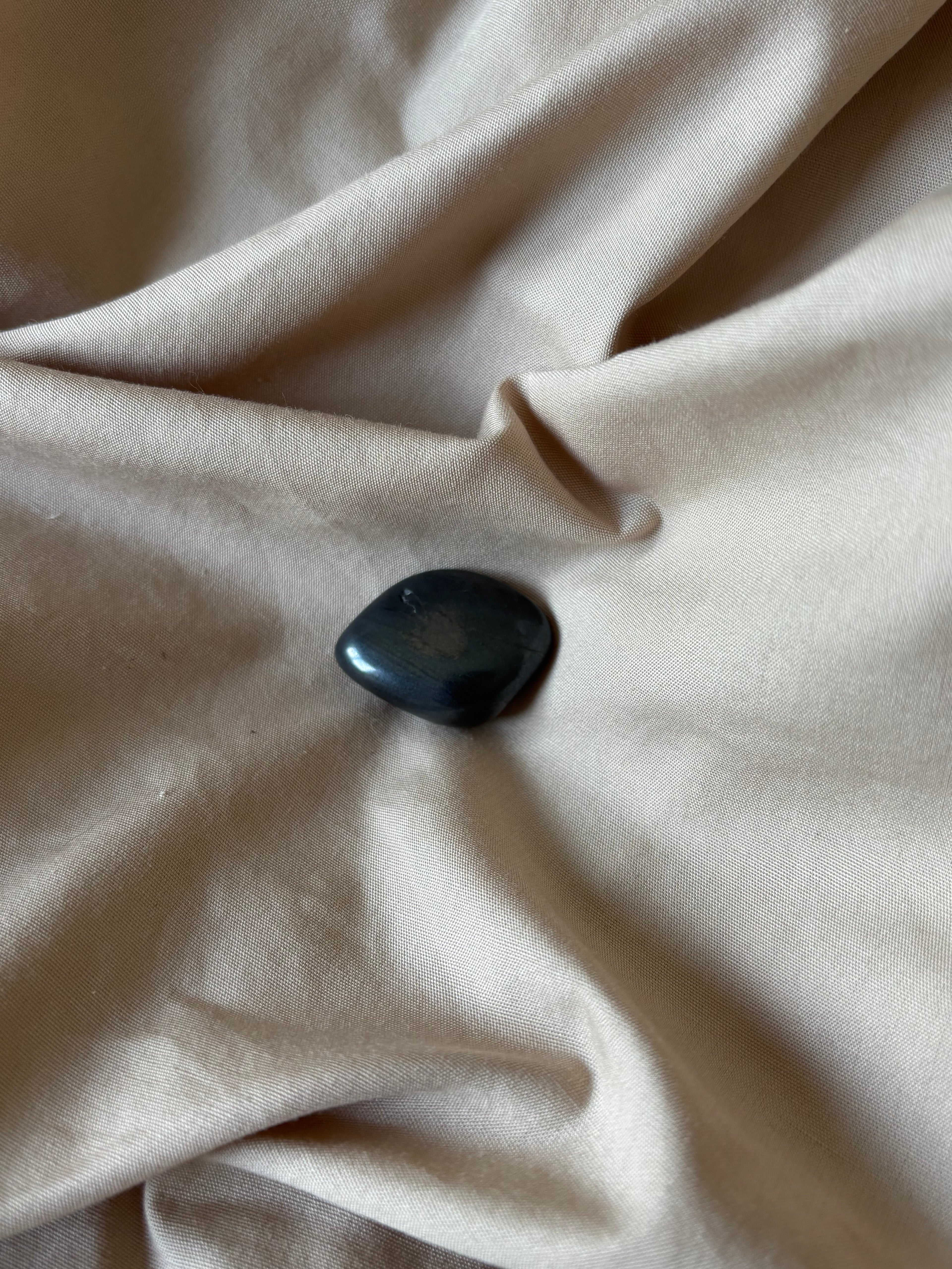Hématite – Pierre roulée (2,5 cm)