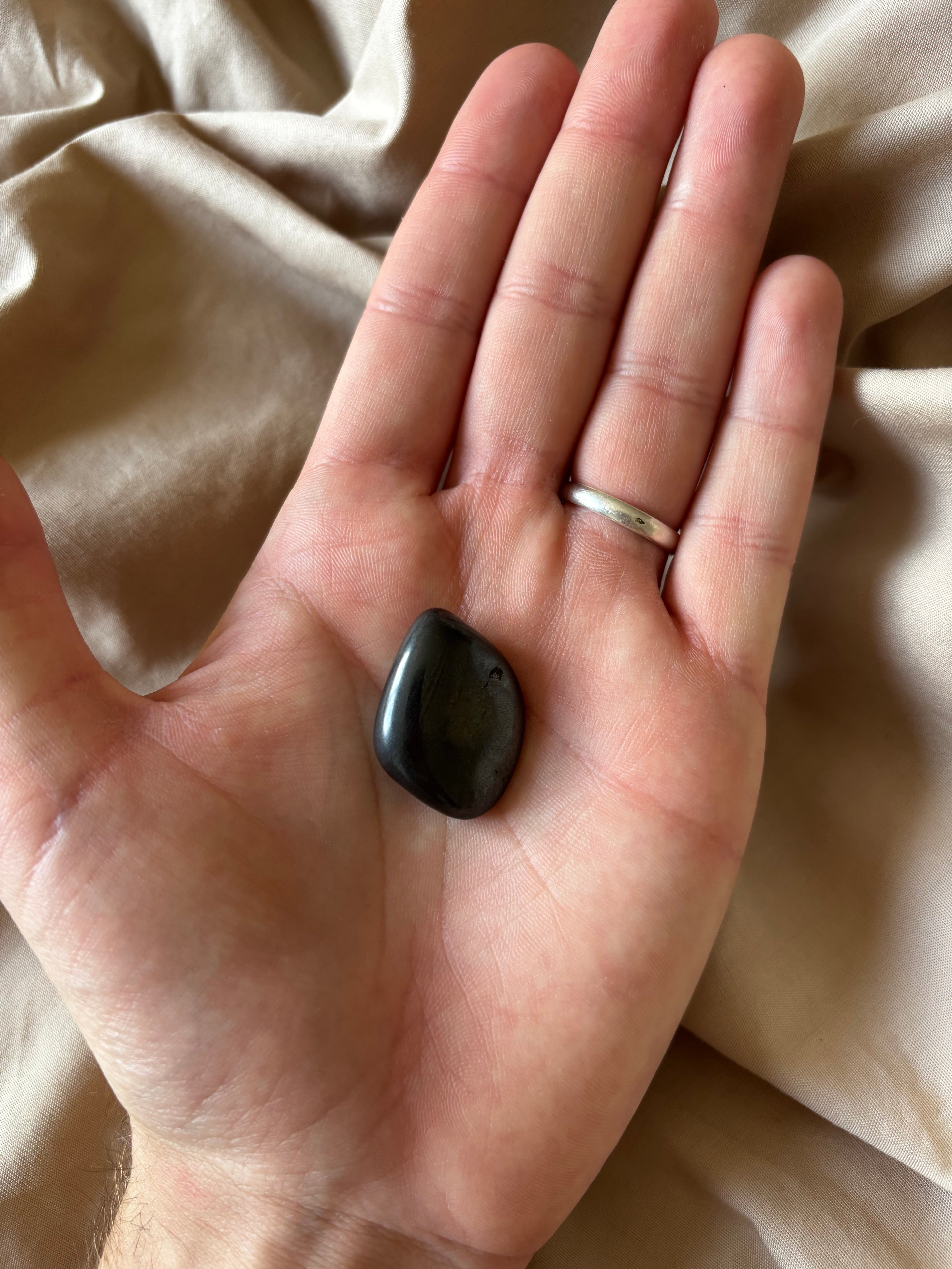 Hématite – Pierre roulée (2,5 cm)