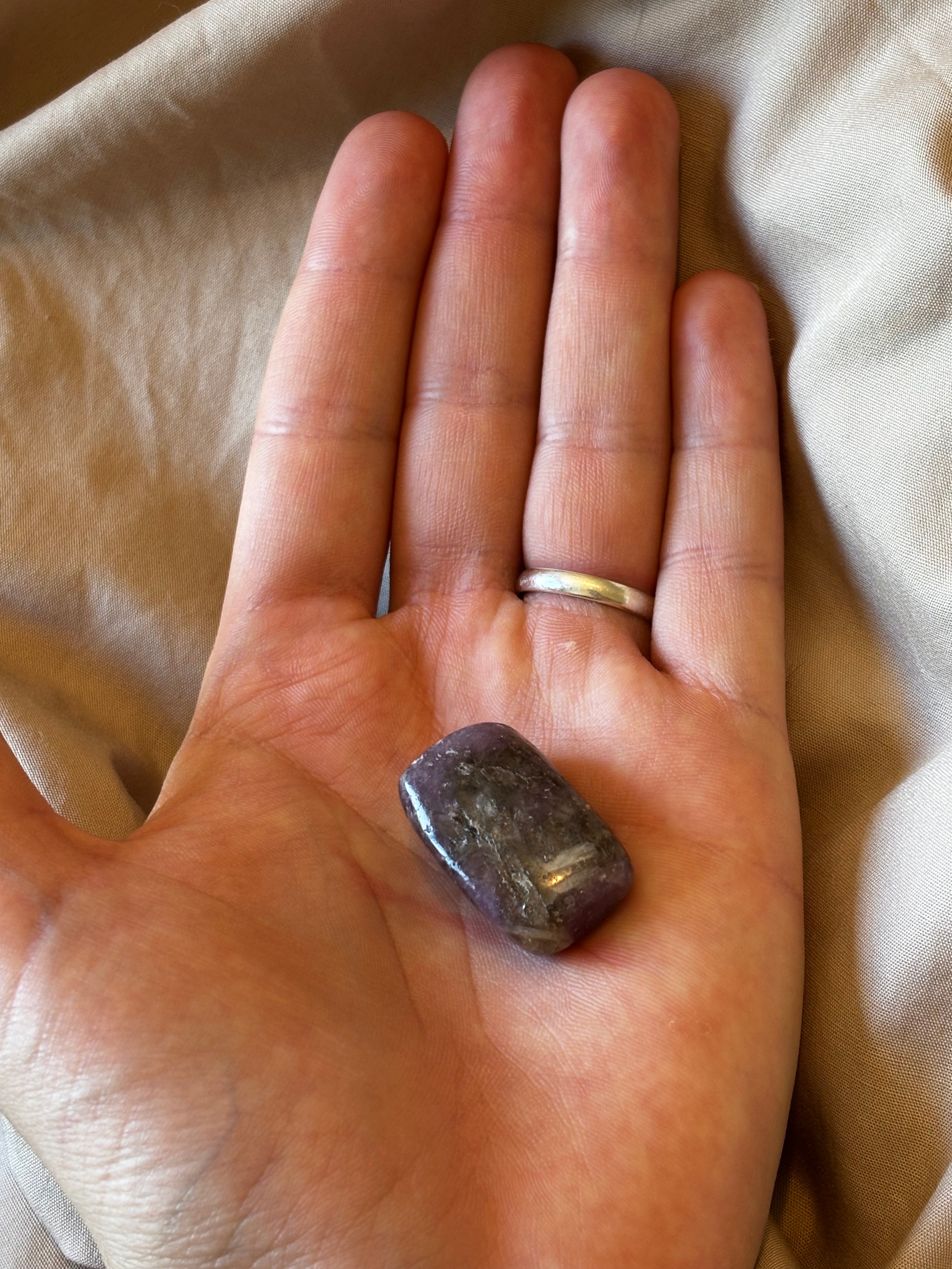 Lépidolite – Pierre roulée