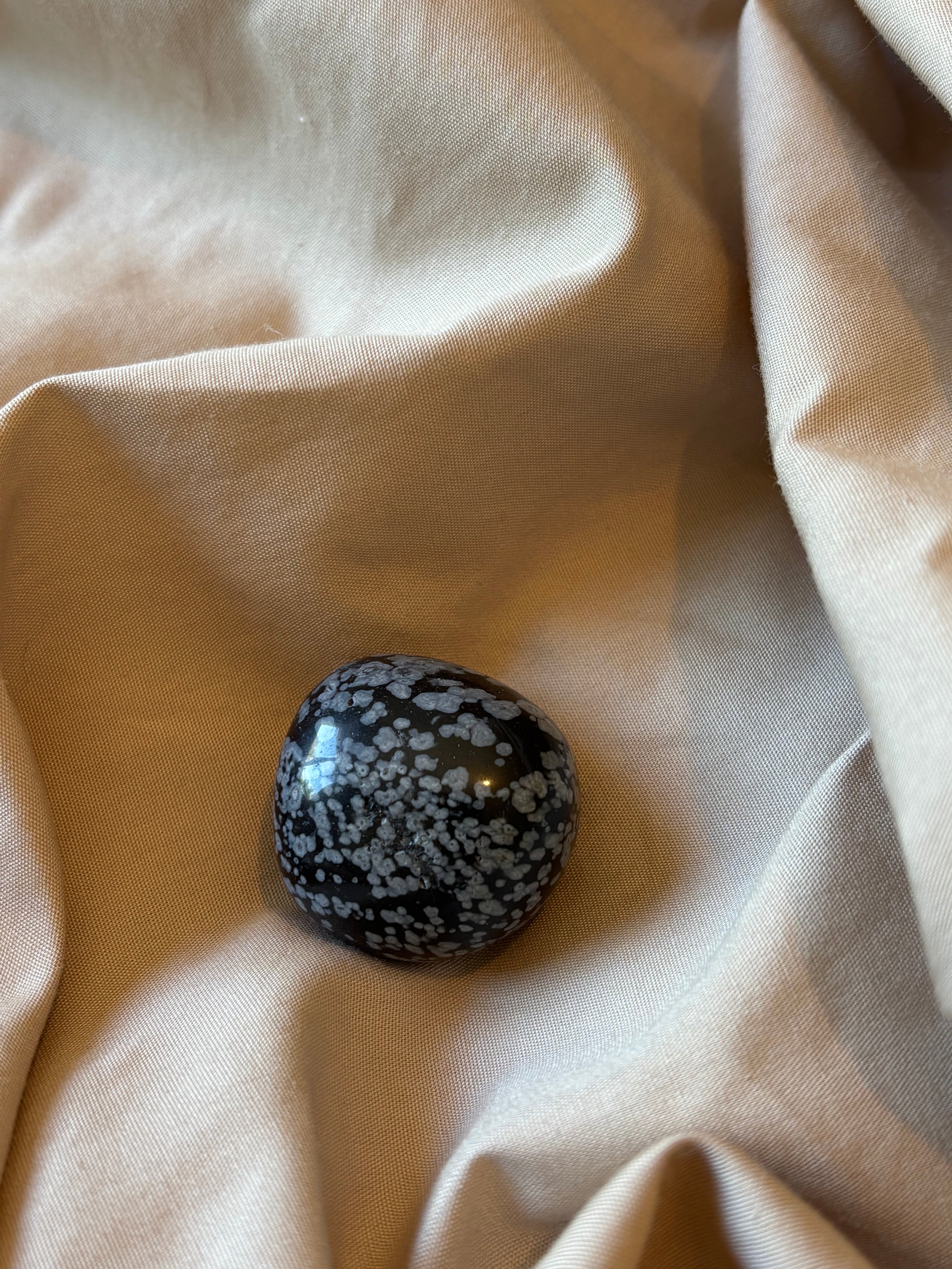 Obsidienne flocon de neige – Pierre roulée