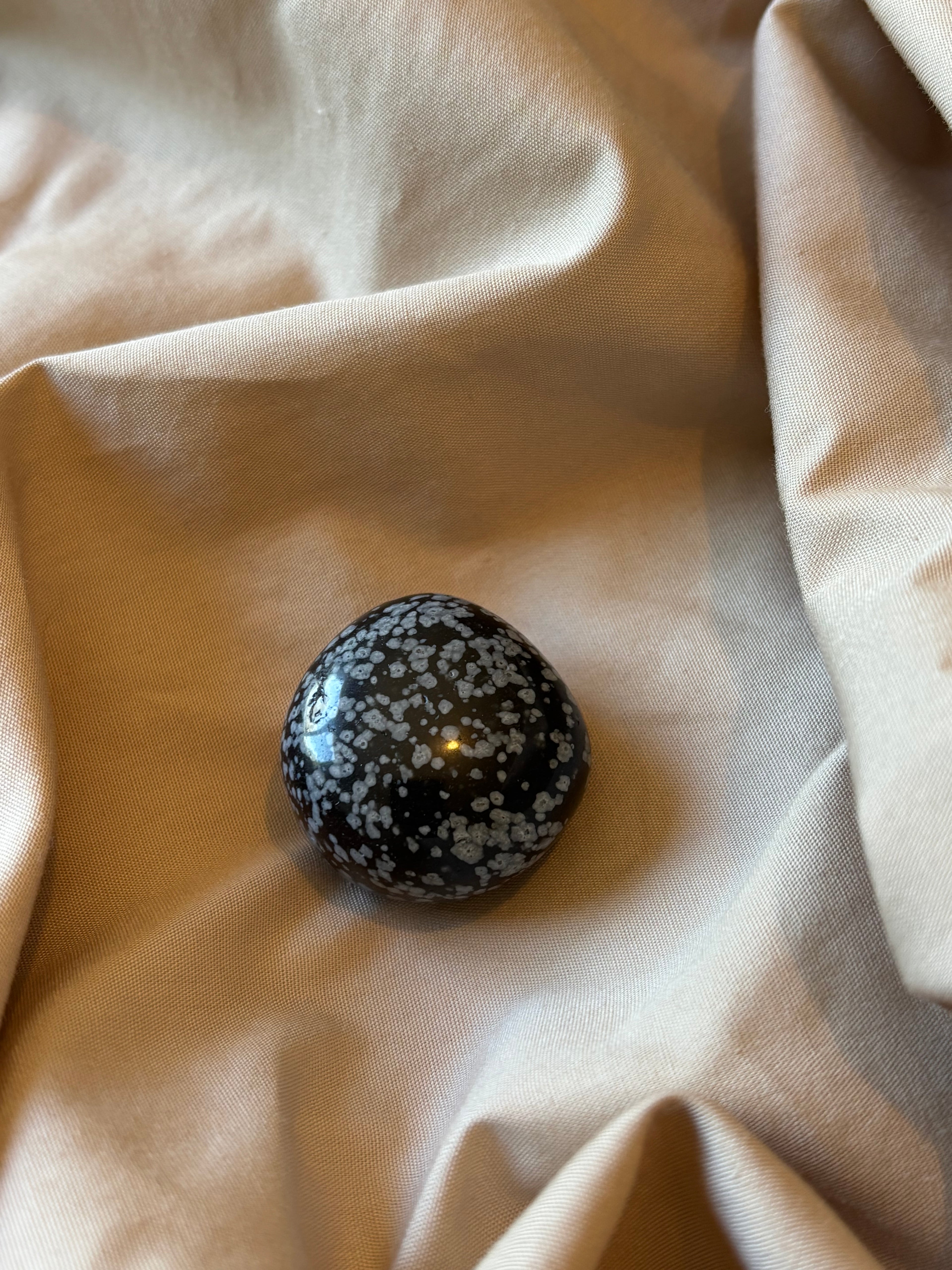 Obsidienne flocon de neige – Pierre roulée