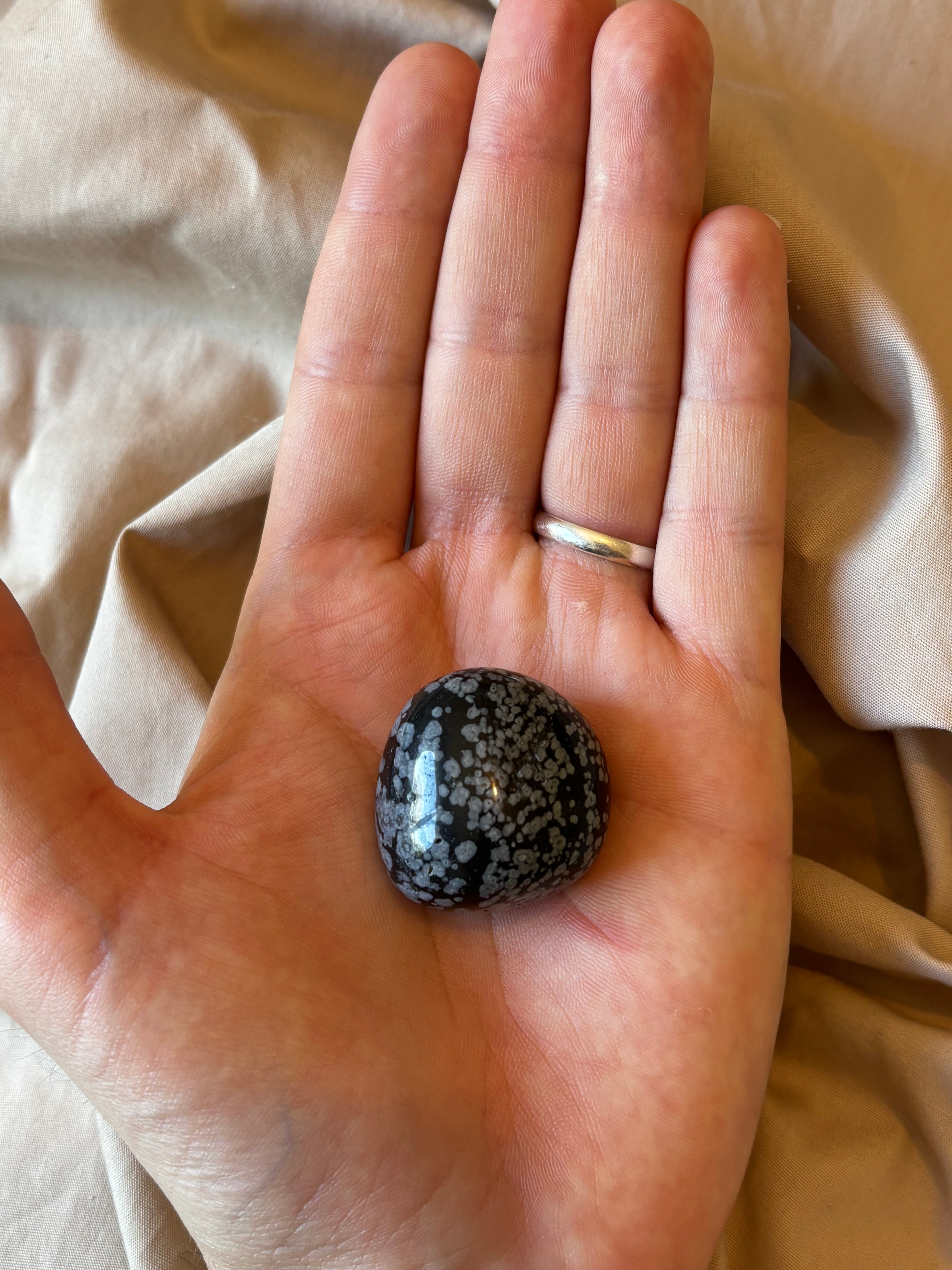 Obsidienne flocon de neige – Pierre roulée
