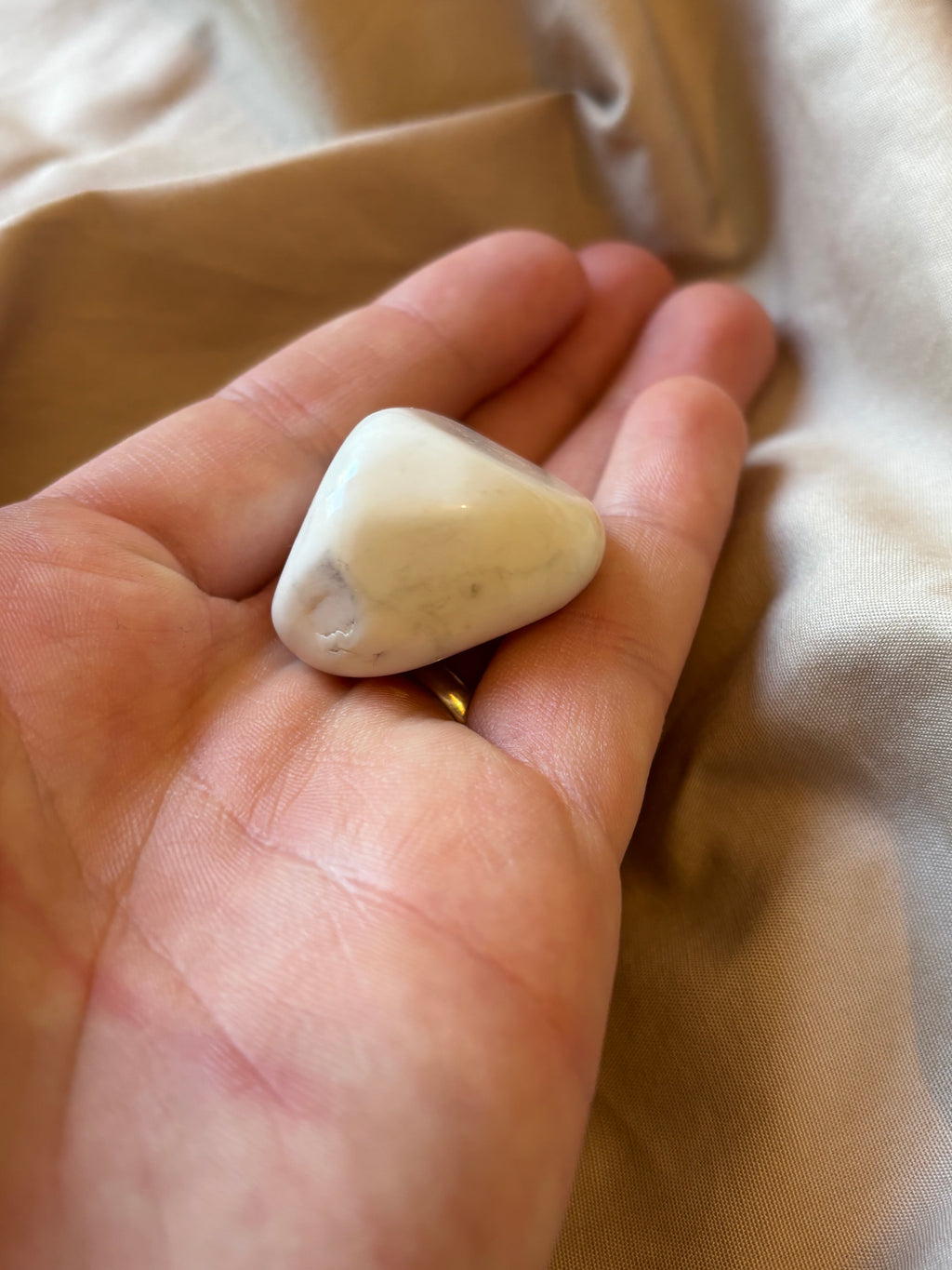 Howlite – Pierre roulée naturelle