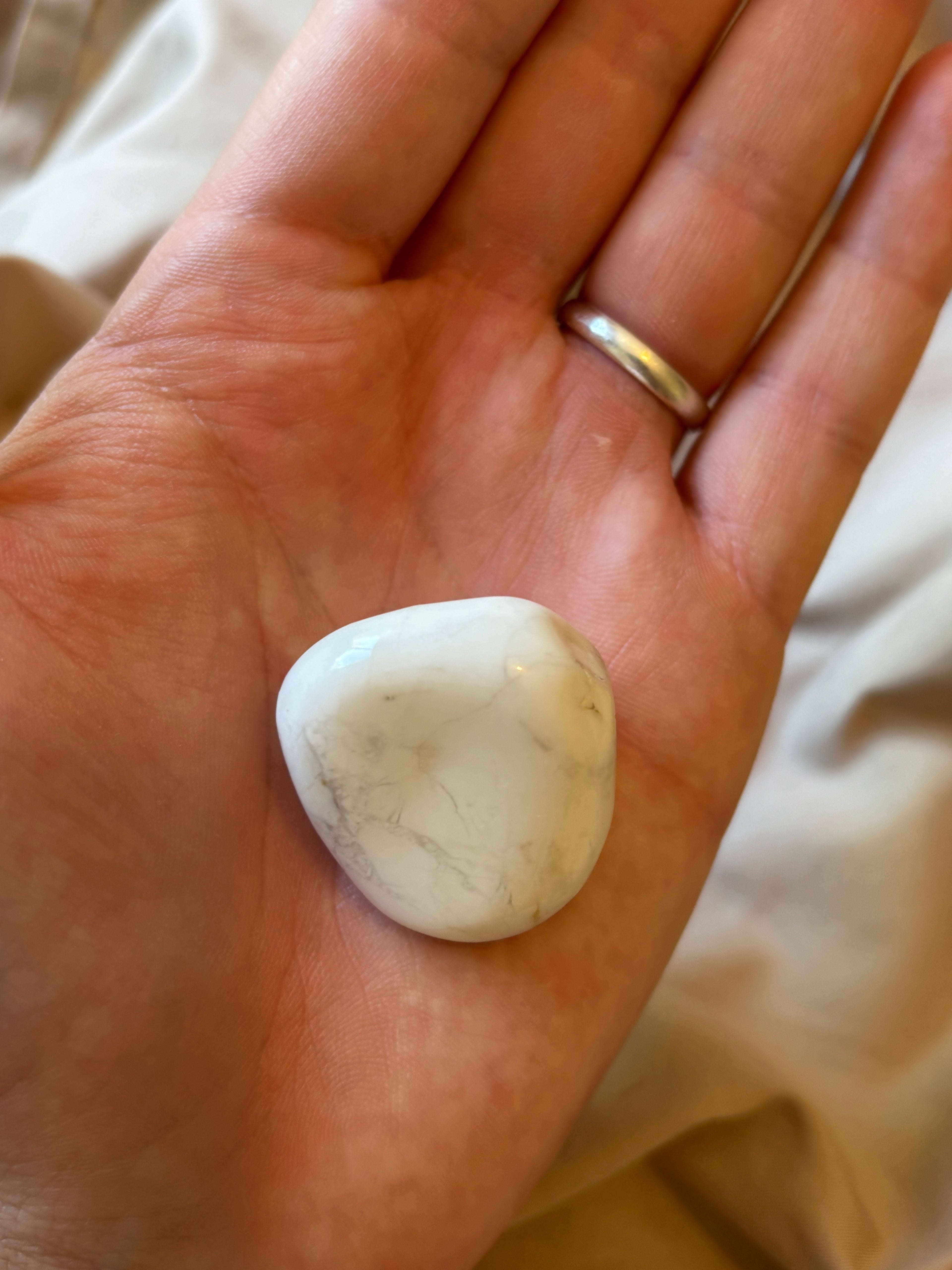 Howlite – Pierre roulée naturelle